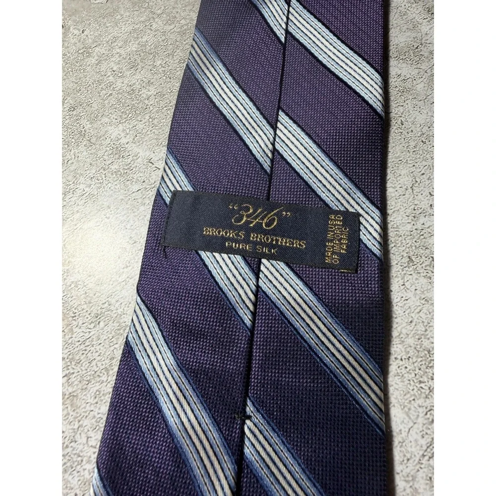 Brooks Brothers 100% Silk Tie Mens One Size Purple Blue Striped Pointed Necktie